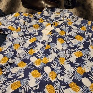 Como  - NWT - Casual Button Down Shirt